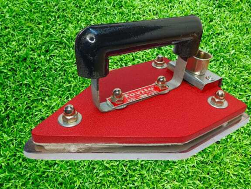 Tovito 4.5 kg wooden handle industrial laundry electric iron, Made in India, pluck wire 750 W Dry Iron(Red)
