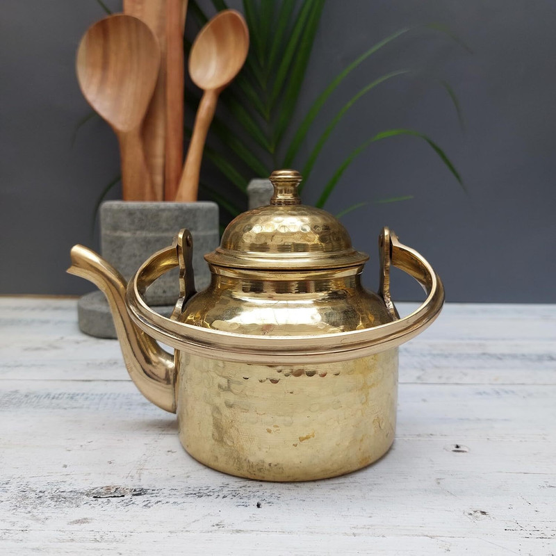 Rajneesh Handicraft Traditional Pure Brass Tea Kettle 500 ml Hand-Hammered Design Tea Urn(500 ml)