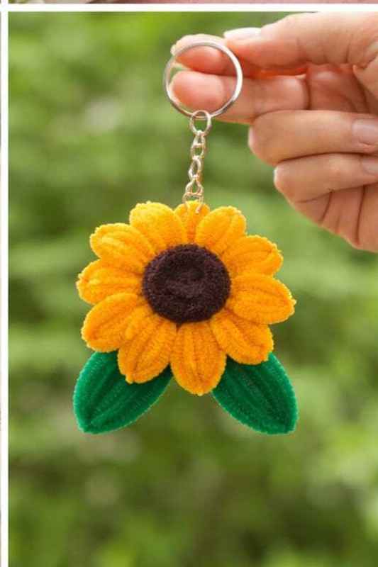 Apex Trade Hub Sunflower Keychain Key Chain