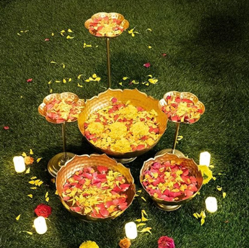 Abdullah Modern Metal Multicolor Metal Table Lantern(15 cm X 15 cm, Pack of 1)