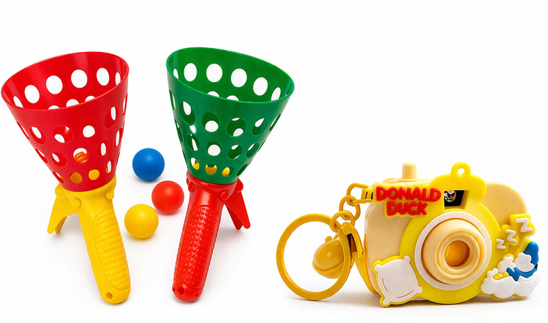 MD TOYS ONLINE 2in1 Catch Stick Game & Camera Projector Keychain Combo(Multicolor)