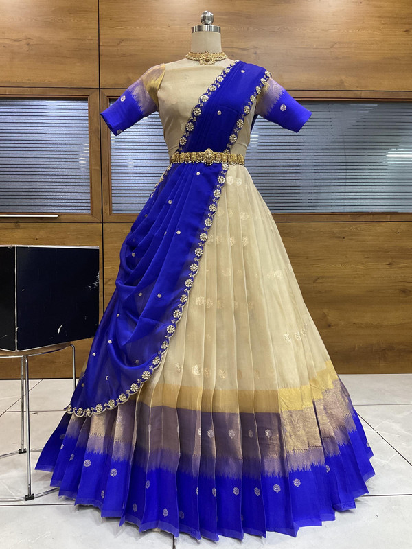 Payu Self Design Semi Stitched Lehenga Choli(Blue)