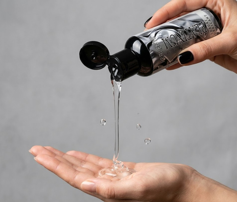 PERLENTE Crafted to bring comfort, confidence, and lasting pleasure together Lubricant(100 g)