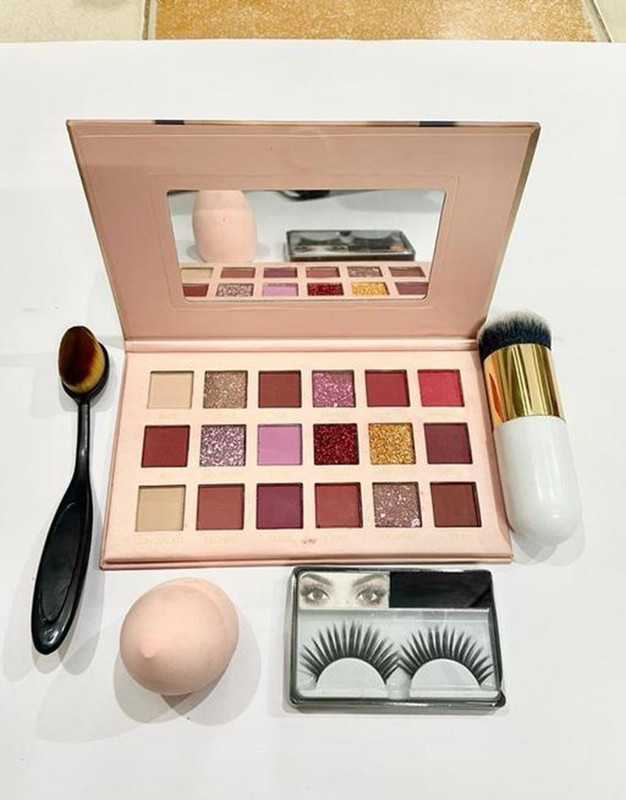 JNONI EYESHADOW KIT+WHITE BULET BRUSH+EYELASHES+MAKEUP PUFF+OVAL BRUSH