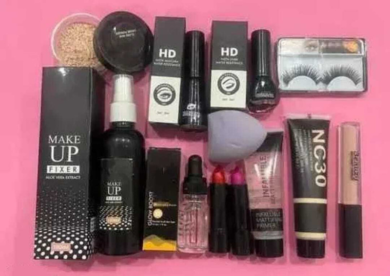 toroka WOMEN NEW TRENDY MAKEUP KIT OF 12 ITEMS