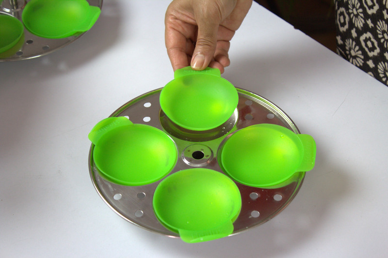 Healux Silicone Idli Maker Silicone Cupcake/Muffin Mould 8(Pack of 8)