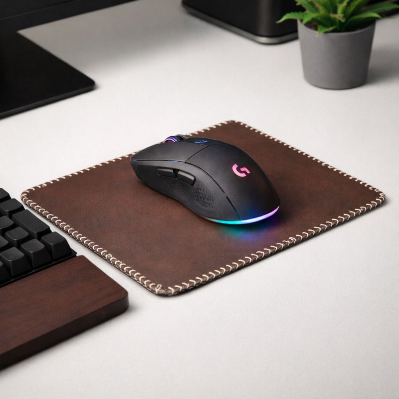 Rustic Leather Craft Leather Mouse Pad Hand-Stitched Edges Non Slip Base Mousepad(Brown)