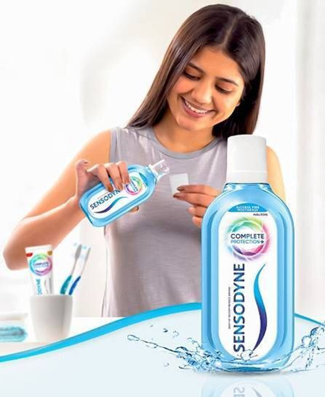 SENSODYNE Fluoride Mouthwash for Sensitive Gums | Alcohol-Free | Anti-Plaque Protection - Rapid Relief COOL MINT(250 ml)