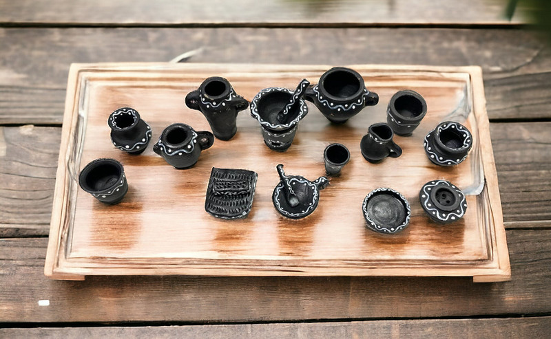 Karru Krafft Terracotta Miniature Kitchen Set Black(Black)