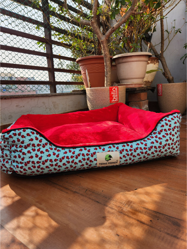 TEDHI POONCH Premium Canvas Lounger Dog Bed (Beetles Galore, Small) S Pet Bed(Blue, Red)