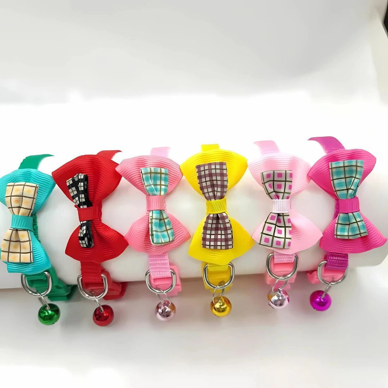 Petfun Cute Soft Bowknot with Bell, Lightweight & Comfortable Kitten Collar Cat Everyday Collar(Medium, Color may vary)