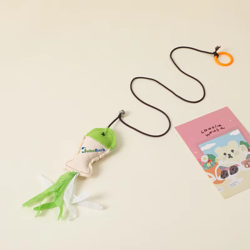 DogTrust fish Desgin Hanging teaser toys with bell kitten toys Cotton Chew Toy For Cat