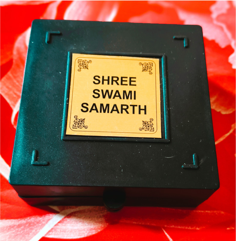 ShivyamMart Swami Samarth Charan Paduka 3 inch God ideol frame(Green)