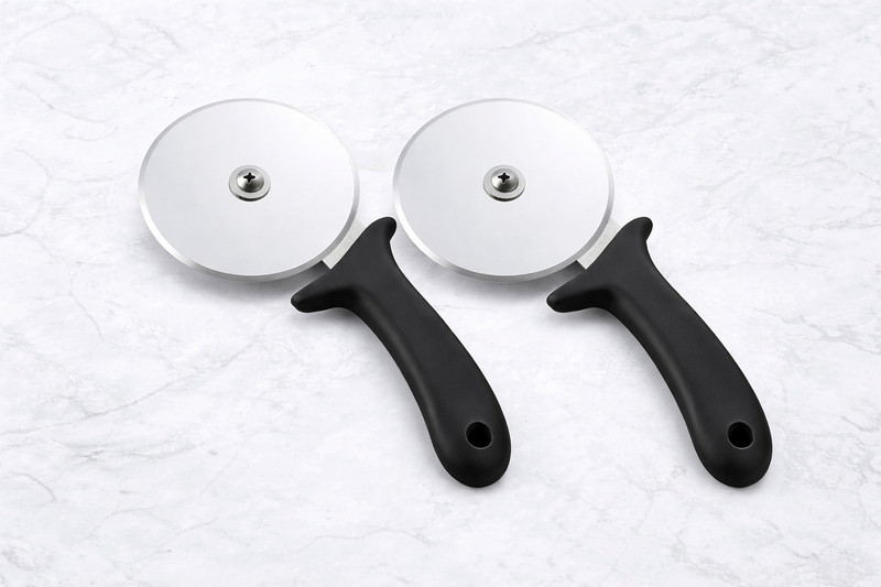 Luxafare Stainless Steel Blade Wheel Pizza Cutter With Grip Handle Rolling Pizza Cutter (Stainless Steel) Wheel Pizza Cutter(Steel)