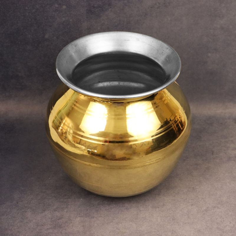Spillbox Brass Utensil PongalPot|Pongal Paanai|Cookware|Url-Weight: 520gm Pot 16 cm diameter 3.5 L capacity(Brass)