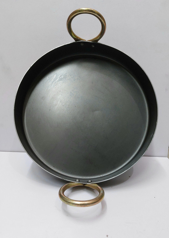 Gsl Ironmade Iron Jalebi Tai/9" Iron Tai/9" Flat pan/Small flat kadhai Kadhai 23 cm diameter 1.5 L capacity(Iron, Induction Bottom)