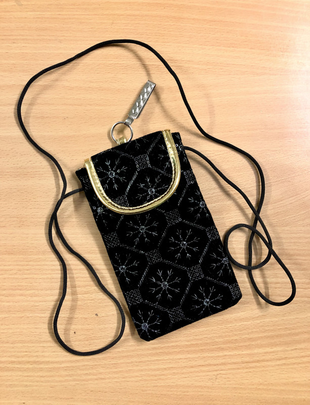 Art n jewels Handcrafted Embroidered Mobile Sling Bag for Women Mobile Pouch