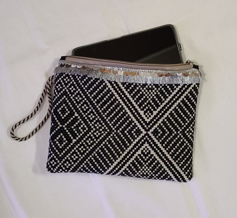 Kritenya Pouch Wristlet