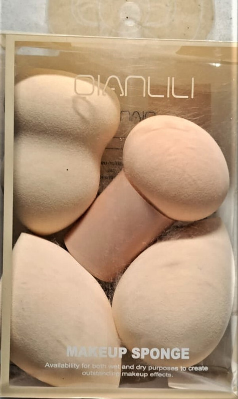 Aishu 4-Piece Makeup Sponge Set: For a flawless, streak-free, airbrushed finish.(Nude/Peach)
