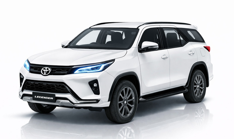 crezor toys Toyota Fortuner Metal Body 1:36 Scale Toy Car with Pull Back Action(White)