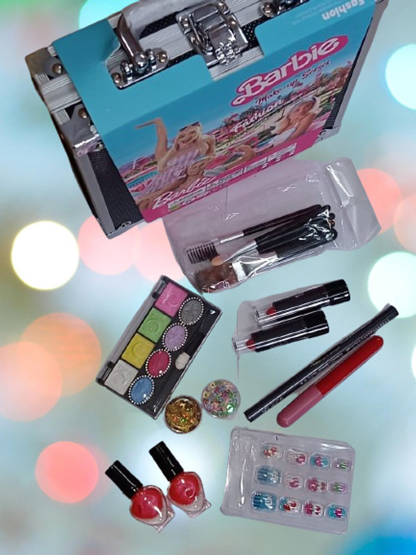 Bestie Toys Fashion Dress Up Changeable Makeup Look Beautiful And Confident Princes Set,