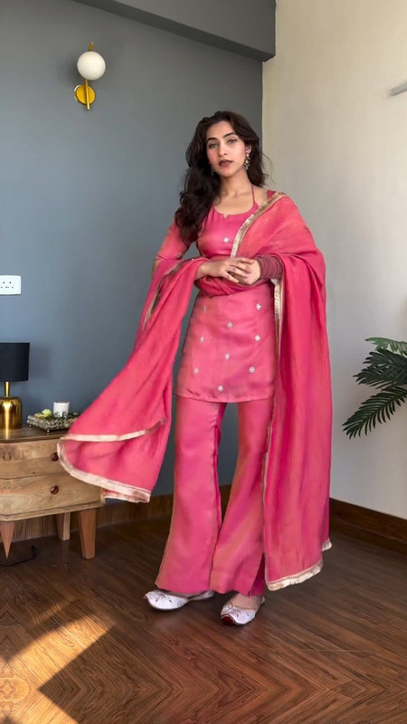 visharava fashion Solid Kurta, Palazzo & Dupatta Set