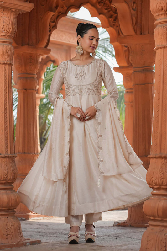 Be In Texo Fab Women Kurta Pant Attached Dupatta Set