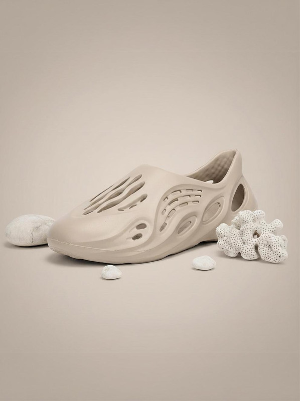 Aqualite Comfort, Anti-Skid Men Clogs(Beige ,)