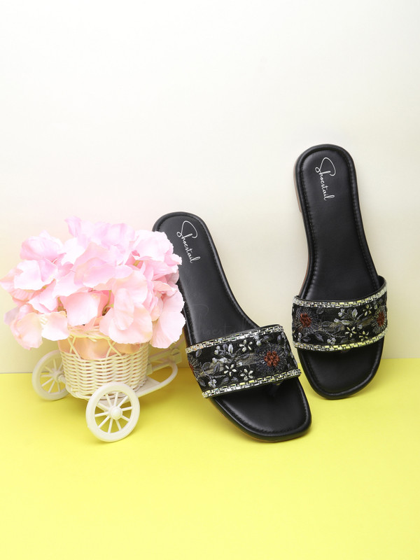Shoestail Women Flats Black