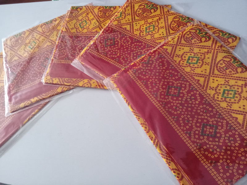 Lalithastudio Printed Bandhani Cotton Blend Saree(Red, Yellow)