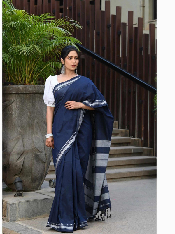 SAPTAK FASHION Woven Handloom Handloom Cotton Blend Saree(Dark Blue)