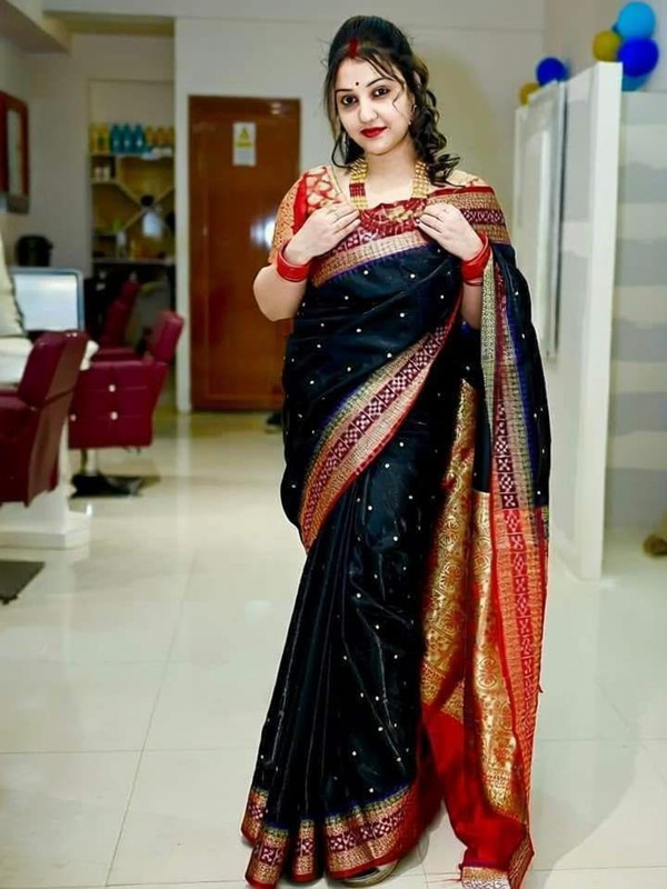 EEFA FASHION Woven, Embroidered Banarasi Satin Saree(Black)