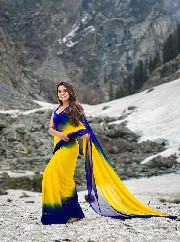 ANJAVI FASHION Color Block Bollywood Georgette Saree(Yellow, Blue)