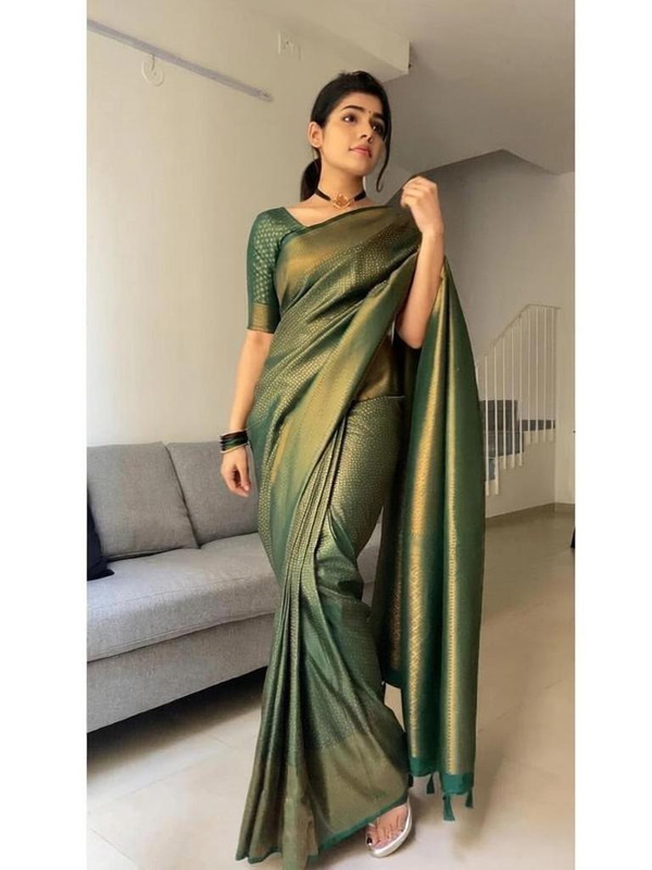 AVANTIKA FASHION Woven Kanjivaram Pure Silk, Art Silk Saree(Green)