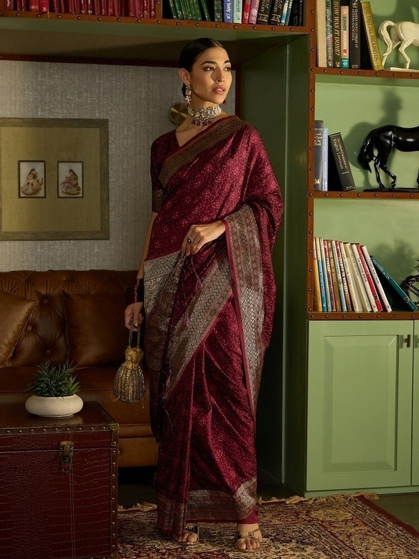 Urbanari Woven, Self Design Banarasi Silk Blend, Jacquard Saree