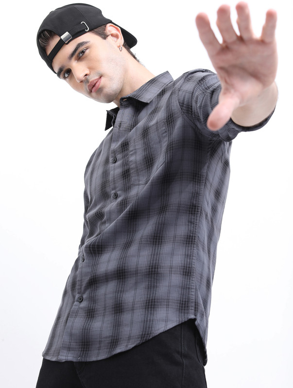 HIGHLANDER Men Checkered Casual Grey Shirt