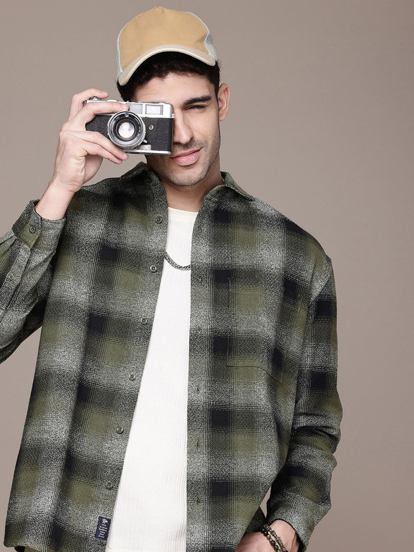 Roadster Men Checkered Casual Green Shirt