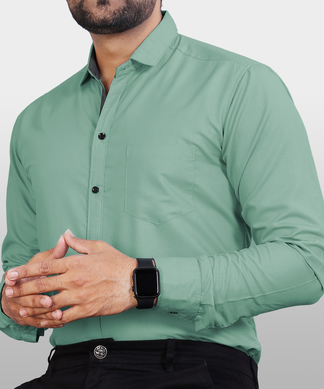 VeBNoR Men Solid Formal Light Green Shirt