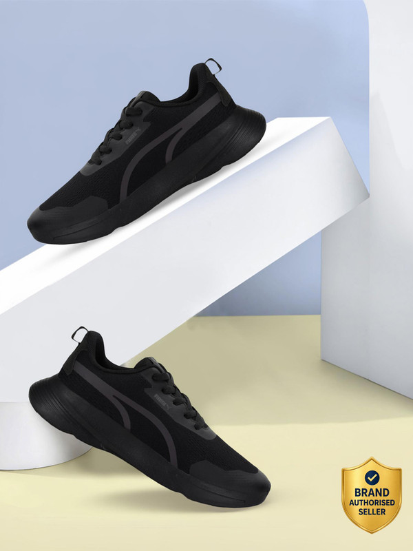 PUMA Tread Run Sneakers For Men(Black , 8)