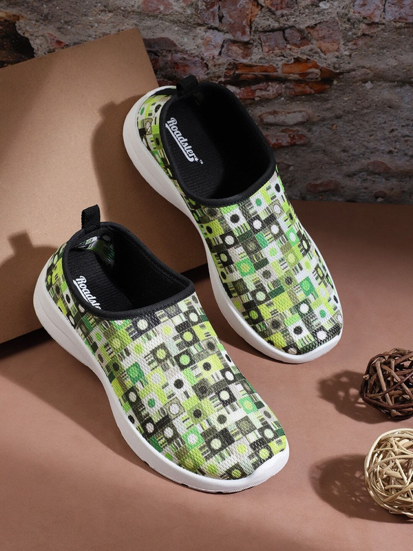 Upto 80% off on Roadster Shoes