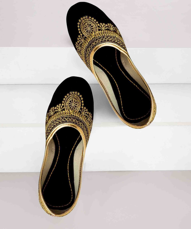 WINSOME COLLECTION Jutis For Women(Gold , 4)