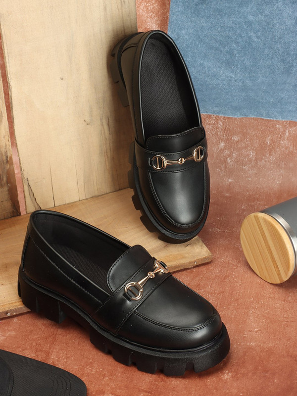 Zapatoz Loafers For Women