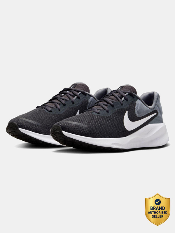 NIKE Revolution 7 Running Shoes For Men(Black , 6)