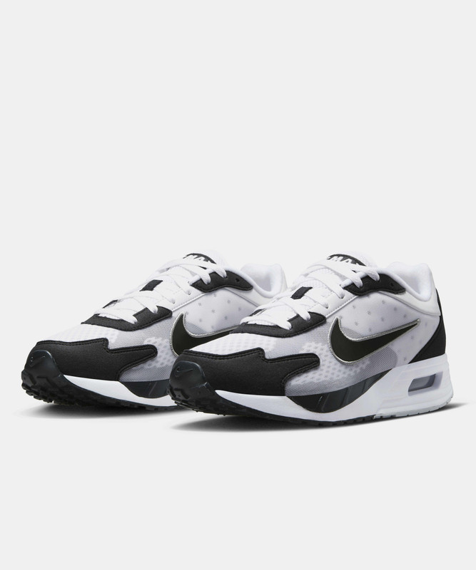 NIKE NIKE AIR MAX SOLO Sneakers For Men(White , 10)
