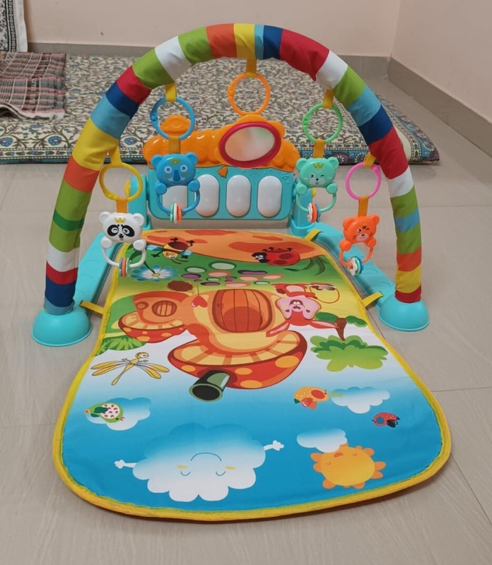 BHVMEY Kick Piano Mat for Babies with Hanging Animal Rattles and Sounds(Multicolor)