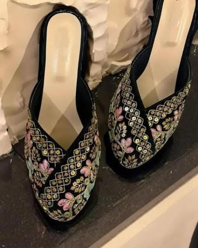 Tarifaan Women Bellies(Black , 7)