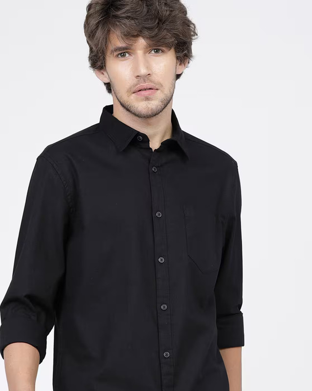 VILLAIN Men Solid Casual Black Shirt