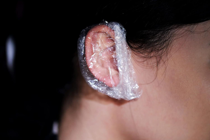 KANTHEE ENTERPRISE 100 Pack High-Quality Waterproof Ear Covers for Bathing, Hair Dyeing, Shower.