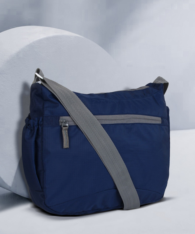 Favria Blue Sling Bag Men & Women Blue Polyester Sling Bag