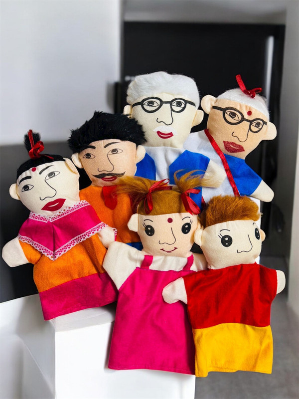 NAVA HUB Family Hand Puppets Set of 6 – Educational Storytelling Hand Puppet  - 10 mm(Multicolor)